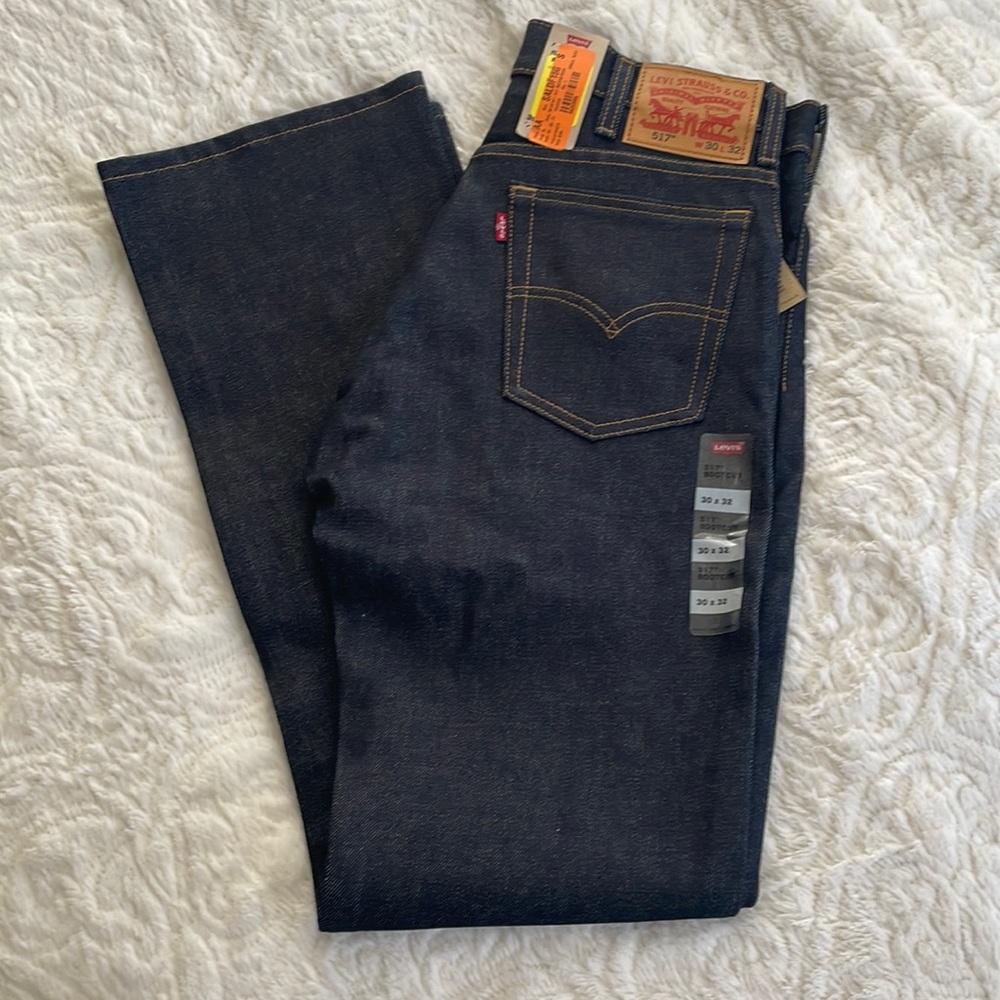🆕 Levi Jeans 517 Bootcut leg 30X32